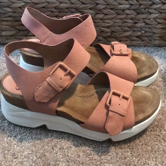 Sofft coral wedges size 9 - Picture 5 of 5